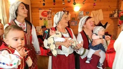 Бабинден &ndash; традиции, обичаи и ритуали на празника на родилната помощ